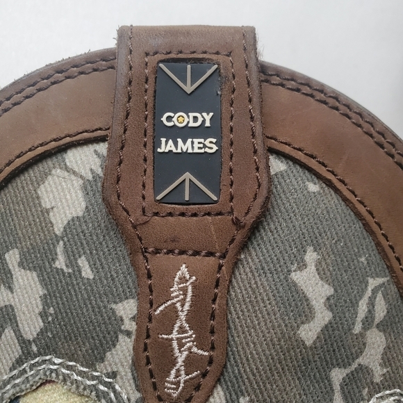 Cody James Brown and Gray Western Boots Camo. Sz 8.5 D . flag - Picture 10 of 16